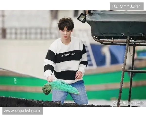 在中国街头偶遇足球明星的奇妙时刻与精彩瞬间 在中国街头偶遇足球明星的奇妙时刻与精彩瞬间