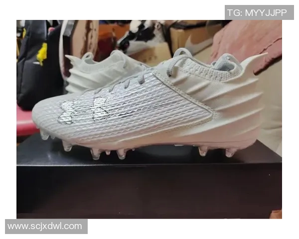 揭秘足球明星的鞋码大小及其对比赛表现的影响分析 揭秘足球明星的鞋码大小及其对比赛表现的影响分析